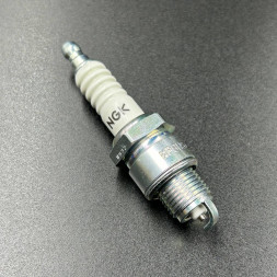 Свеча зажигания NGK 6729 BP8HS-15