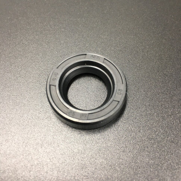 Сальник Suzuki (09282-15008) (14.7x25x6.5) (Omax)
