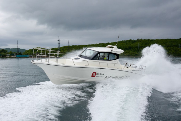 Катер AVANRAID F400 FORTUNA с Suzuki 2хDF300APX