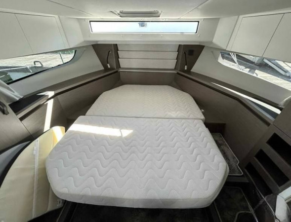 Катер Jeanneau Merry Fisher 1295 COUPE с моторами 300 л.с.