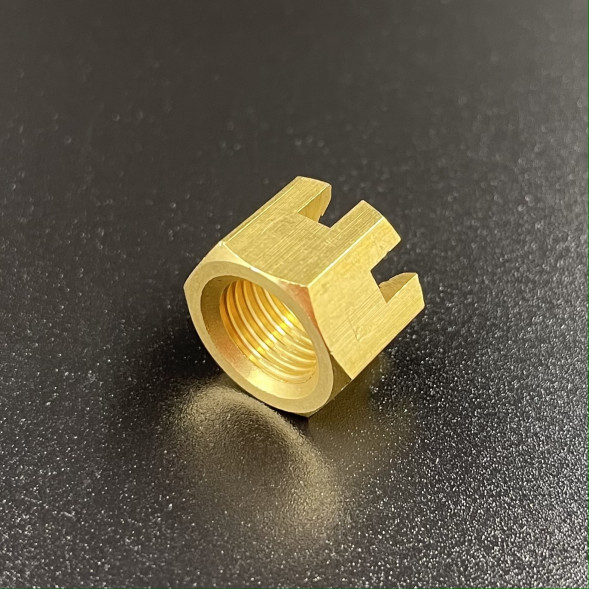 Гайка крепления гребного винта Suzuki DT9.9-15, DF9.9-15, DF8-20(A) (Omax)