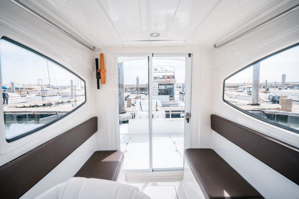 Катер AVANRAID F400 FORTUNA