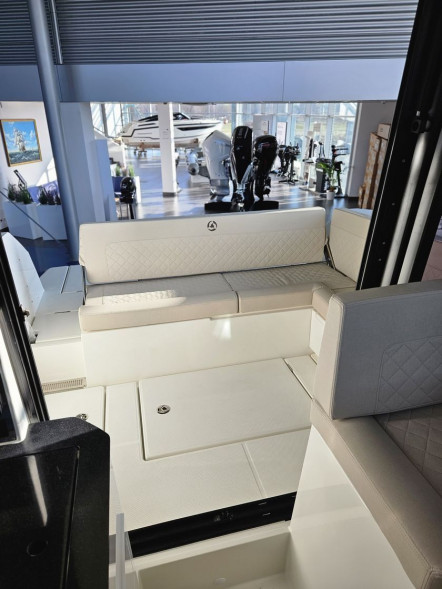 Катер Parker 790 Explorer