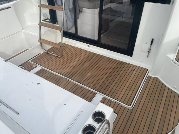 Катер Jeanneau Merry Fisher 1095 FLY с моторами 300 л.с.