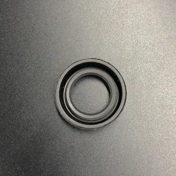 Сальник Mercury (26-41132) (18x32x8) (Omax)