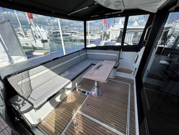 Катер Jeanneau Merry Fisher 1295 COUPE с моторами 300 л.с.
