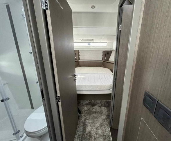 Катер Jeanneau Merry Fisher 1295 COUPE с моторами 300 л.с.