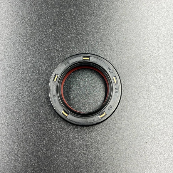Сальник коленвала Yamaha 20-25N (6L2) (93102-25142) (24.8x38x7) (Osaka)