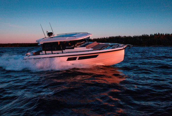 Катер QUARKEN 35 Cabin Tourer