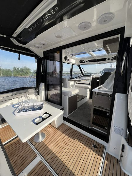 Катер Merry Fisher 895 S2 с моторами 2х225