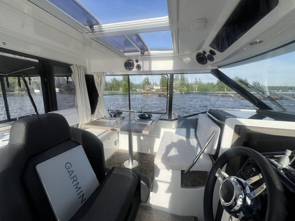 Катер Merry Fisher 895 S2 с моторами 2х225