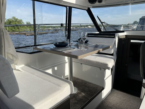 Катер Merry Fisher 895 S2 с моторами 2х225