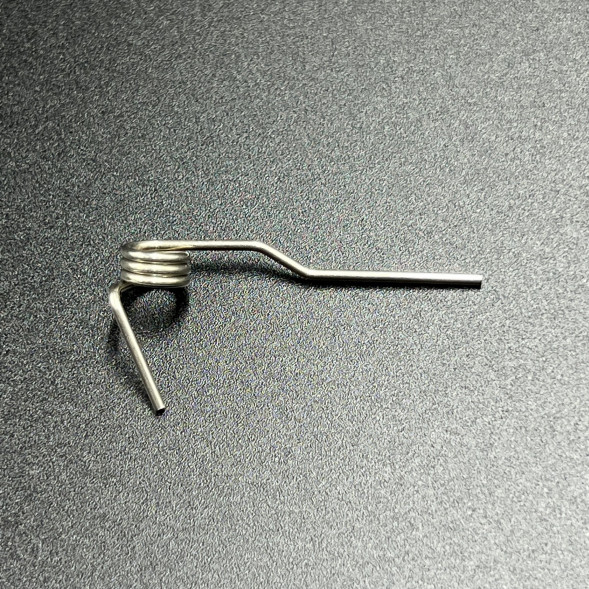 Пружина блокировки пуска ручного стартера YAMAHA 40X F8-F40 (F15-01.07.00.03; 66T-15734-00) (YUELANG)