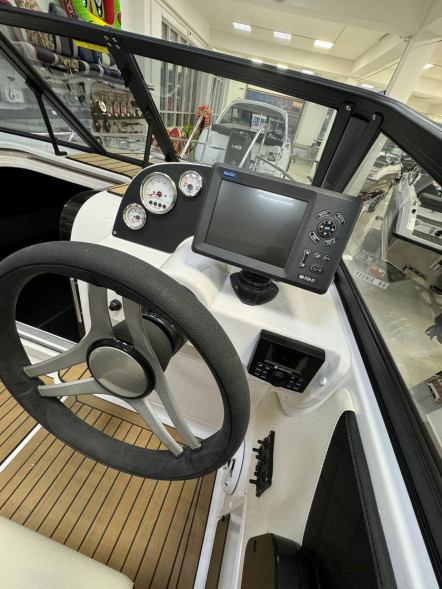 Катер Феникс 560 с Suzuki DF140BTL