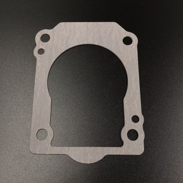 Прокладка под пластину помпы охлаждения Suzuki DF150-225, DF150-250(A) (Suzuki)