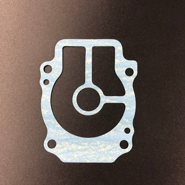 Прокладка пластины помпы Suzuki DF25-30(A) (Suzuki)