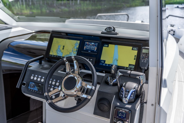 Катер QUARKEN 35 Sport Tourer