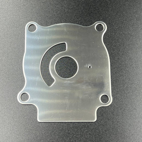 Пластина помпы охлаждения Suzuki DT20-40, DF25-50 (KACAWA)