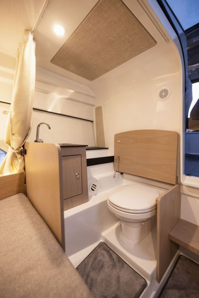 Катер QUARKEN 27 T-Top V2 Onyx