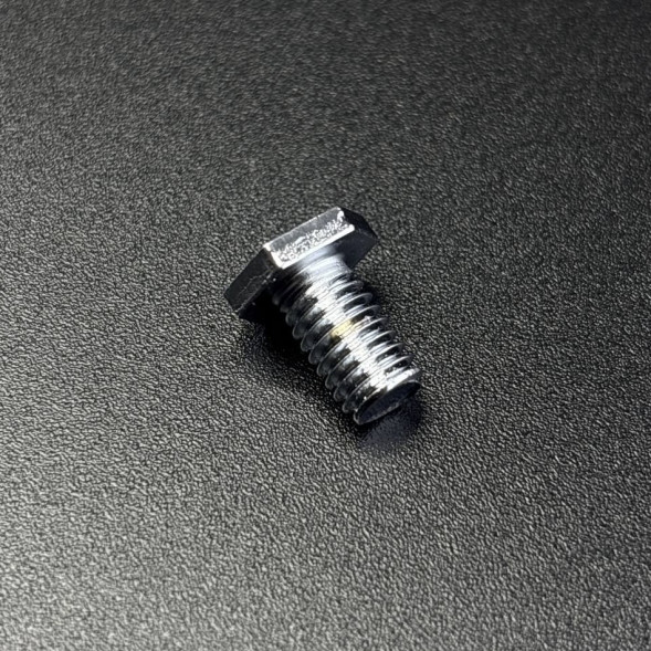 Болт Yamaha 115-140 (90101-06M67) (Yamaha)