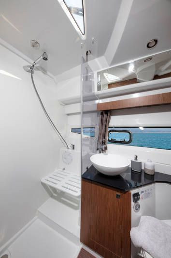 Катер Merry Fisher 1095 Fly с моторами 2х300