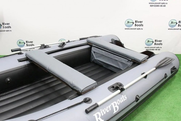 Комплект из 2-х накладок на сиденье, одна с сумкой 1050*200 мм, серый