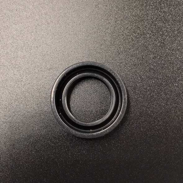 Уплотнение гидроподъемника Yamaha 55-90 (Omax)