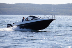 Катер Феникс 530 HT с Marine Rocket MREF100FEL-T