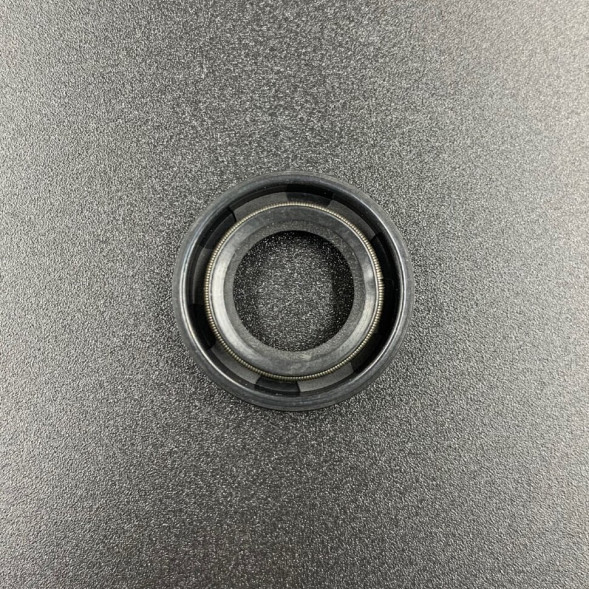 Сальник Yamaha (93101-13M37) (13.9x25x6) (Omax)