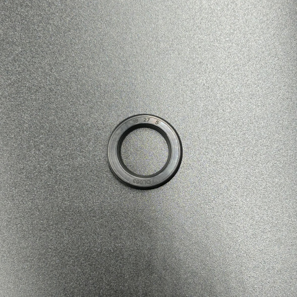 Уплотнение штока гидроподъемника Yamaha 115-250, F95-275 (64E-4384J-00) (WUHU)