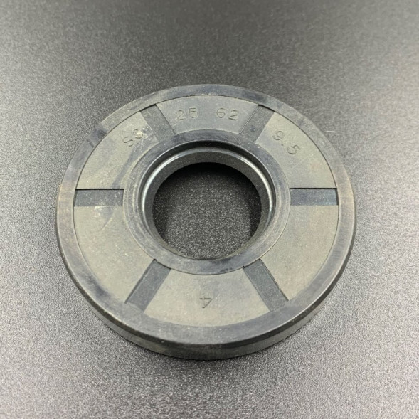 Сальник Mercury (26-8036671; 350-01215-5) (25x62x9.5) (Omax)