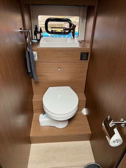 Катер Jeanneau NC 37 с моторами 2х260