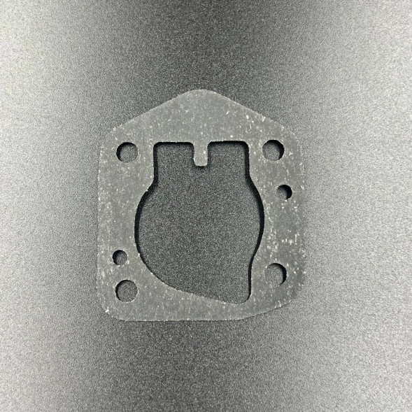 Прокладка под пластину помпы охлаждения Suzuki DF8-20(A) (PREMARINE)