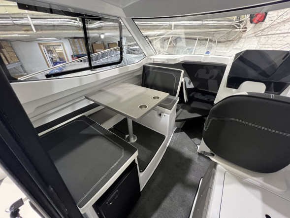 Катер Феникс 700 Cabin