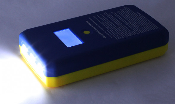 Универсальный батарейный блок + фонарик