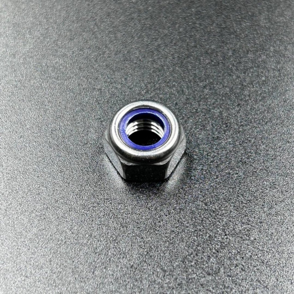 Гайка самоконтрящаяся Yamaha 95780-08300; 930403-0800 (YUELANG)