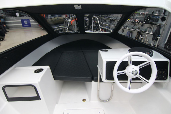 Катер Феникс 530 HT