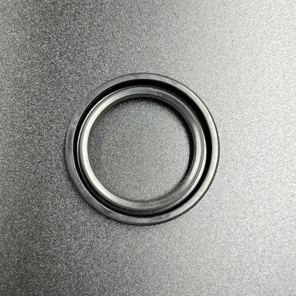 Сальник коленвала Yamaha 40X (93101-30M33,93102-30M53,93102-30M56) (30x42x6) (Omax)