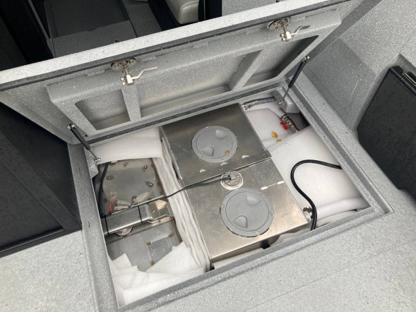 Катер VOYAGER 800LE Cabin