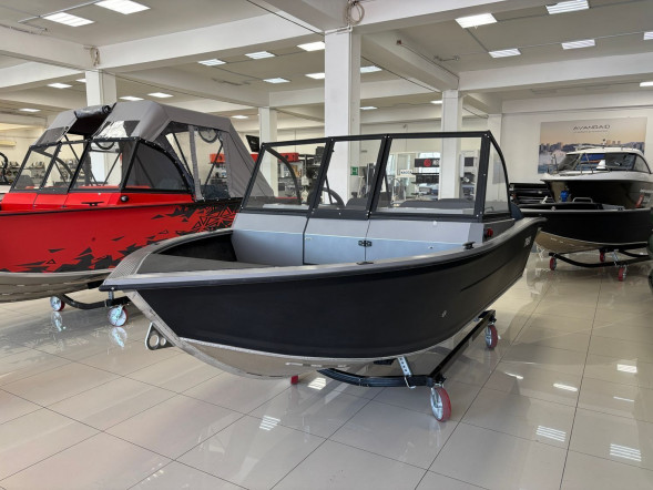 Моторная лодка, Триера 420 FISH, серый, рейлинги носовые высокие, стац. топл. бак 50 л.