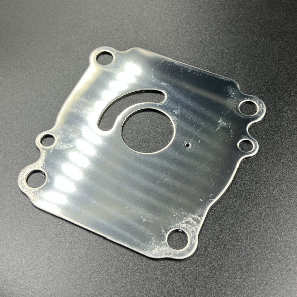 Пластина помпы охлаждения Suzuki DT90-100, DF60-140, DF100-140(A) (17471-87E10;17471-87E01) (Kacawa)