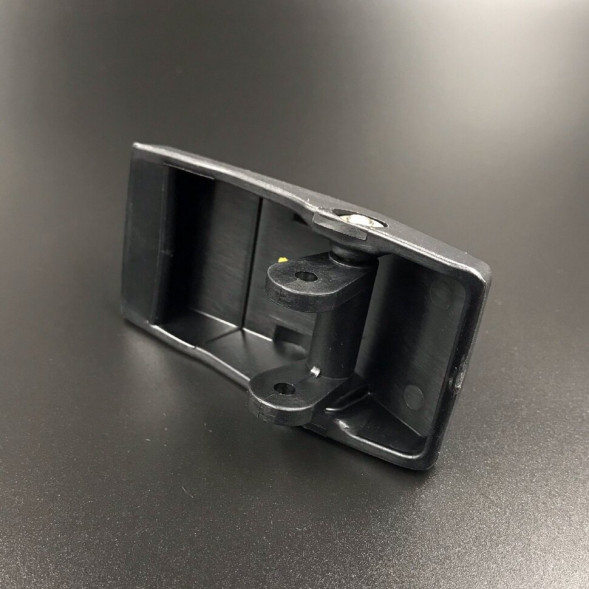 Защелка капота Suzuki DT9.9-40, DF9.9-15, DF8-30(A) (Suzuki)