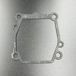 Прокладка под пластину помпы охлаждения Suzuki DT90-100, DF 60-140, DF40-60(A), DF100-140(A) (Omax)