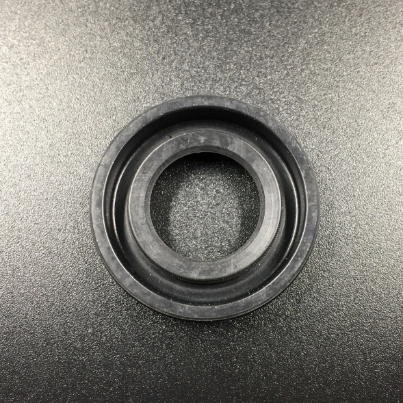 Сальник Suzuki (09282-17L01) (17x32x6) (Omax2)