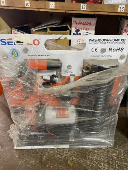 Комплект помывочный SeaFlo, 24 В, 18.9 л/мин, 70 PSI (4.8 бар), уцененный