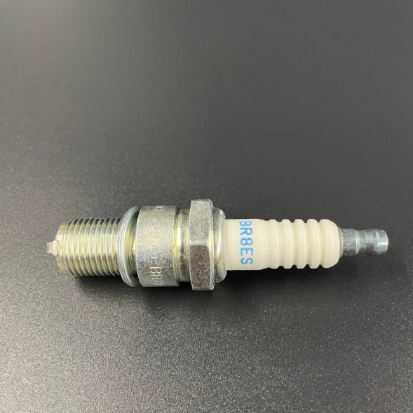 Свеча зажигания NGK BR8ES