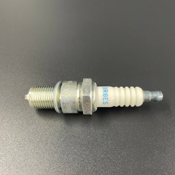 Свеча зажигания NGK BR8ES