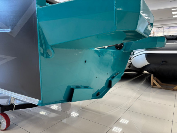 Моторная лодка, Триера 470 FISH, бирюзовый с Suzuki DF70ATL