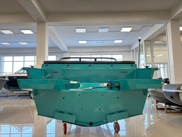 Моторная лодка, Триера 470 FISH, бирюзовый с Suzuki DF70ATL