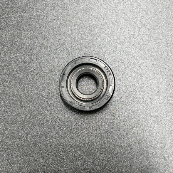 Сальник Tohatsu (369-60223-0) (10x24x8) (Sinera)